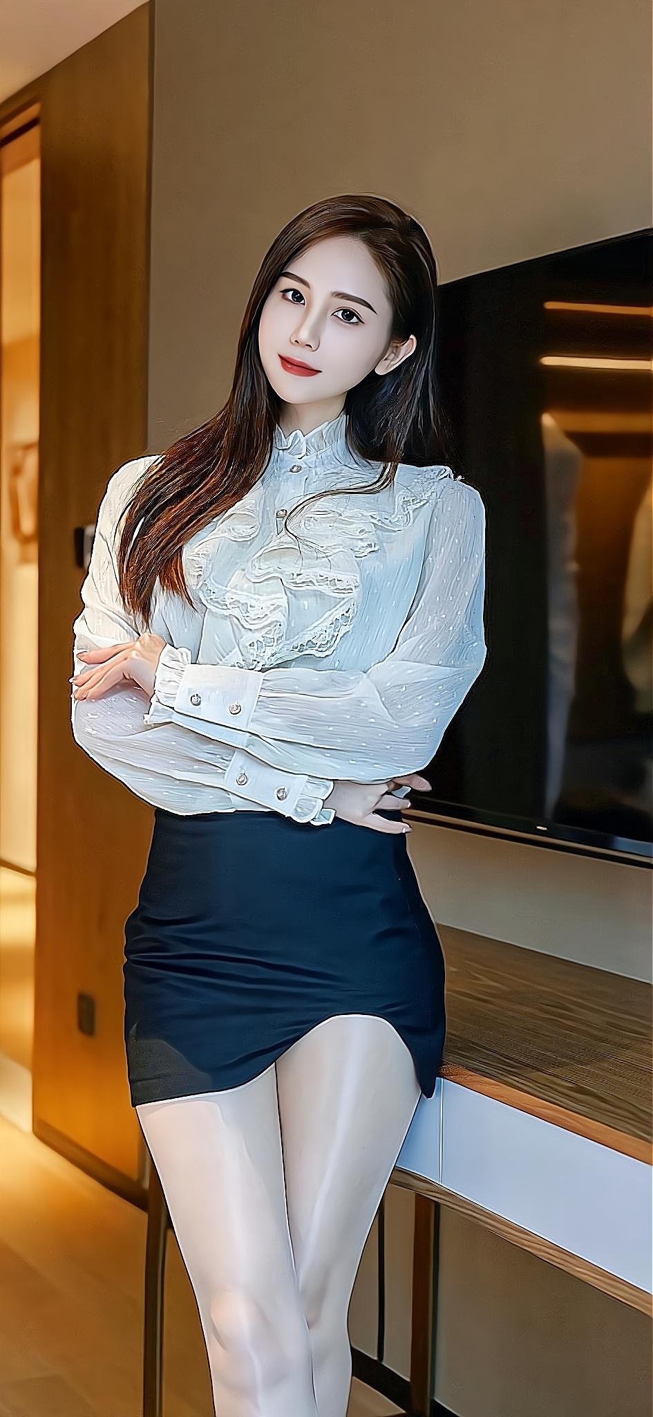 气质女神SISY思衬衫短裙职场